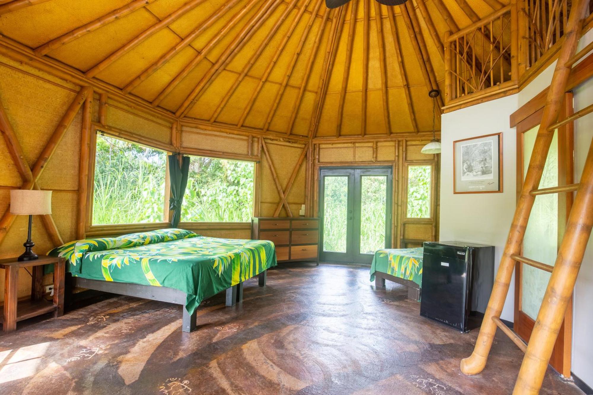 Villa Kalani Oceanside Retreat à Pahoa Extérieur photo
